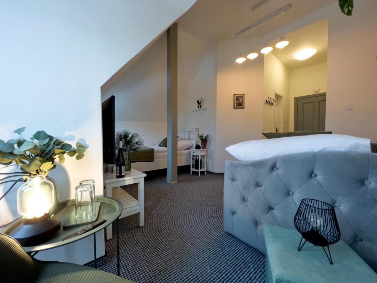 Hotel Bella Casa Mnichovo Hradiště Zewnętrze zdjęcie